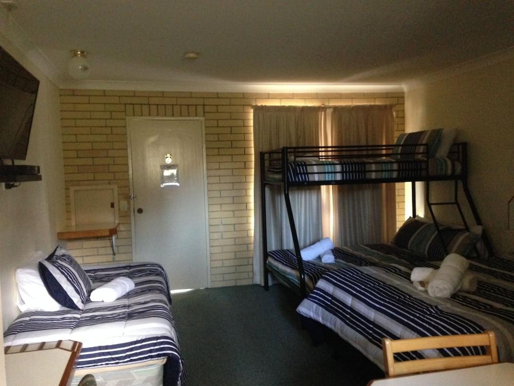 Country Rose Motel Ворік Екстер'єр фото