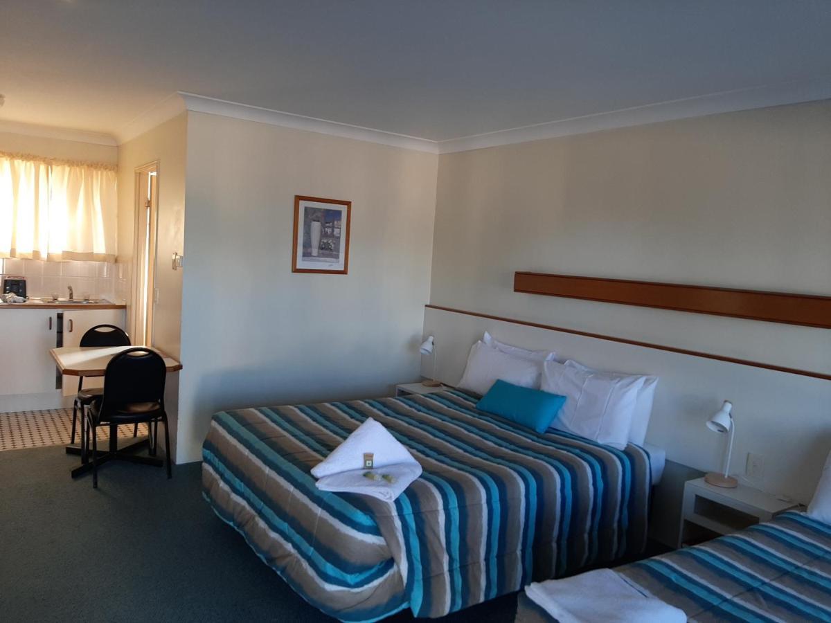 Country Rose Motel Ворік Екстер'єр фото