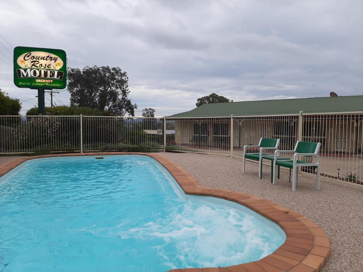Country Rose Motel Ворік Екстер'єр фото